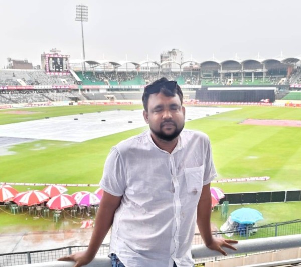 Md Tareq, 38, Shinas