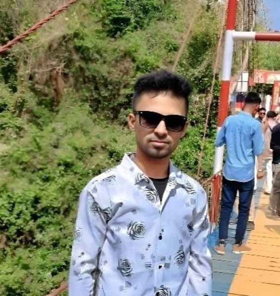 Monowar, 26, Dibayalubwe