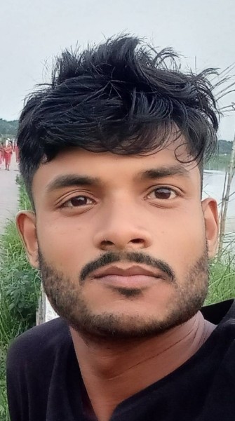 Md. Azim, 21, Russische F deration
