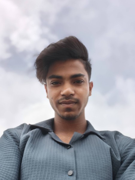 Rafin, 21, Moulars