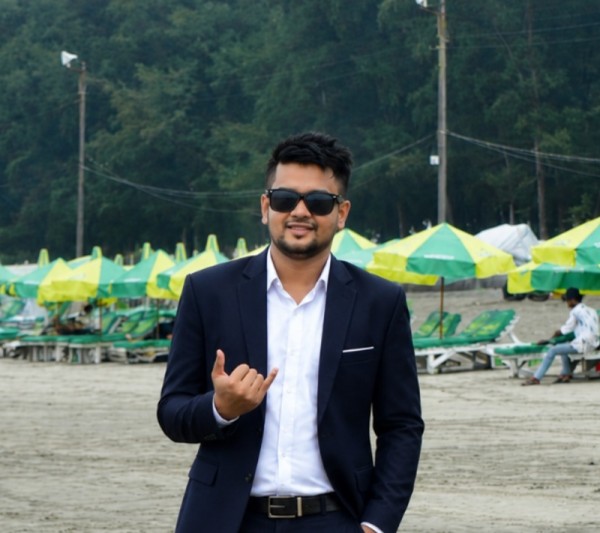 ALOM, 25, University City