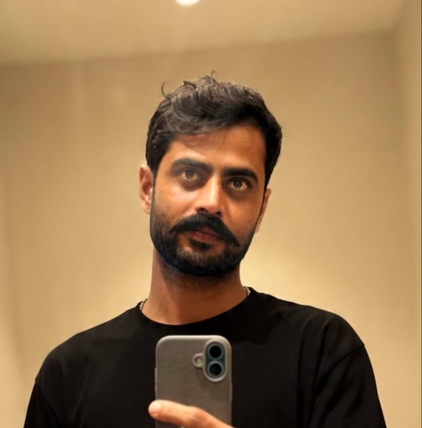 Deepak, 29, Lakota