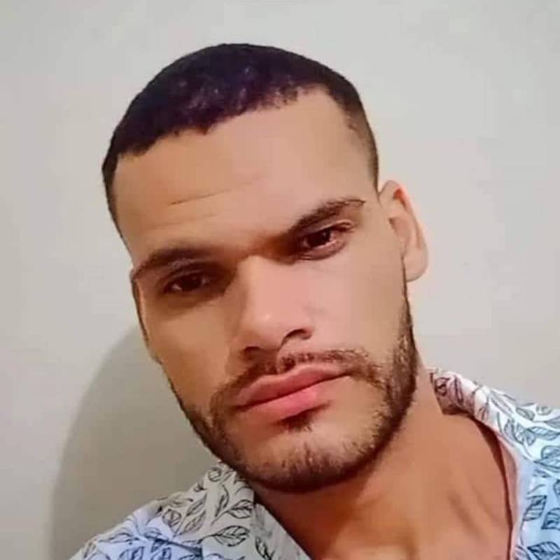 César, 26, Trs Marias