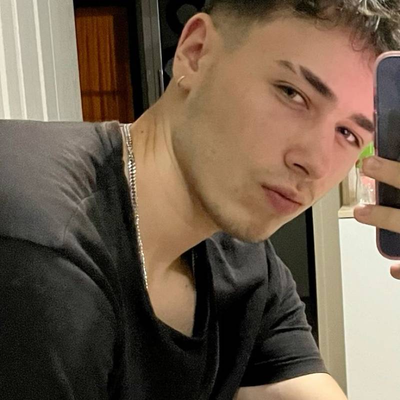 Emre, 18, Kishoreganjkotiyadir