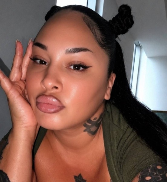 GIGI, 29, Liversedge