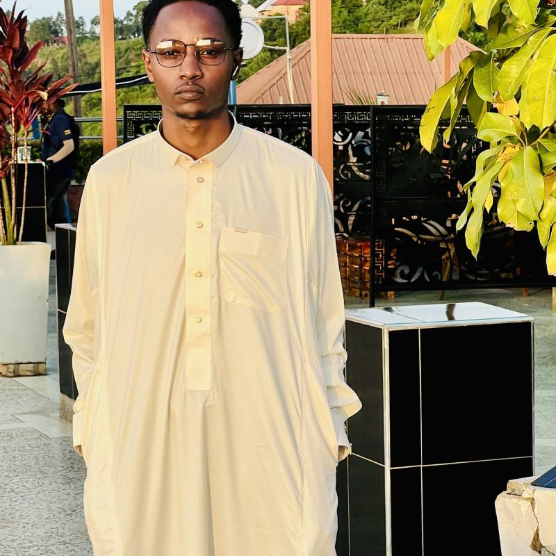 Junior, 25, Pitogo