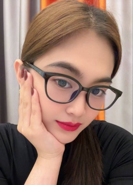 Penelope, 32, United States