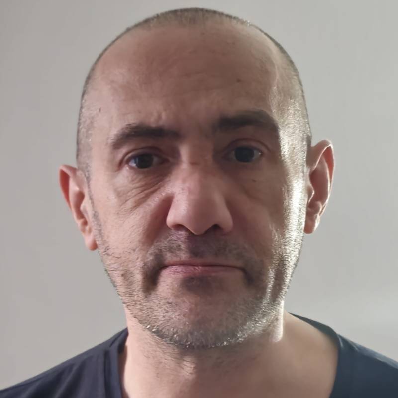 hakan, 19, Simdega kullukera