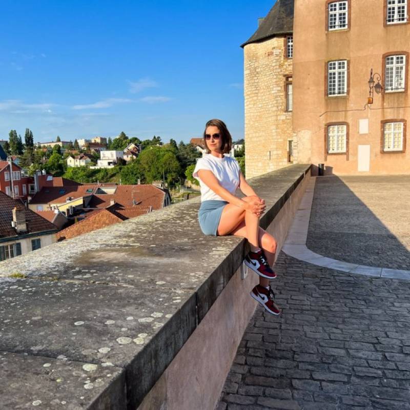 Sandrine, 19, Brashal