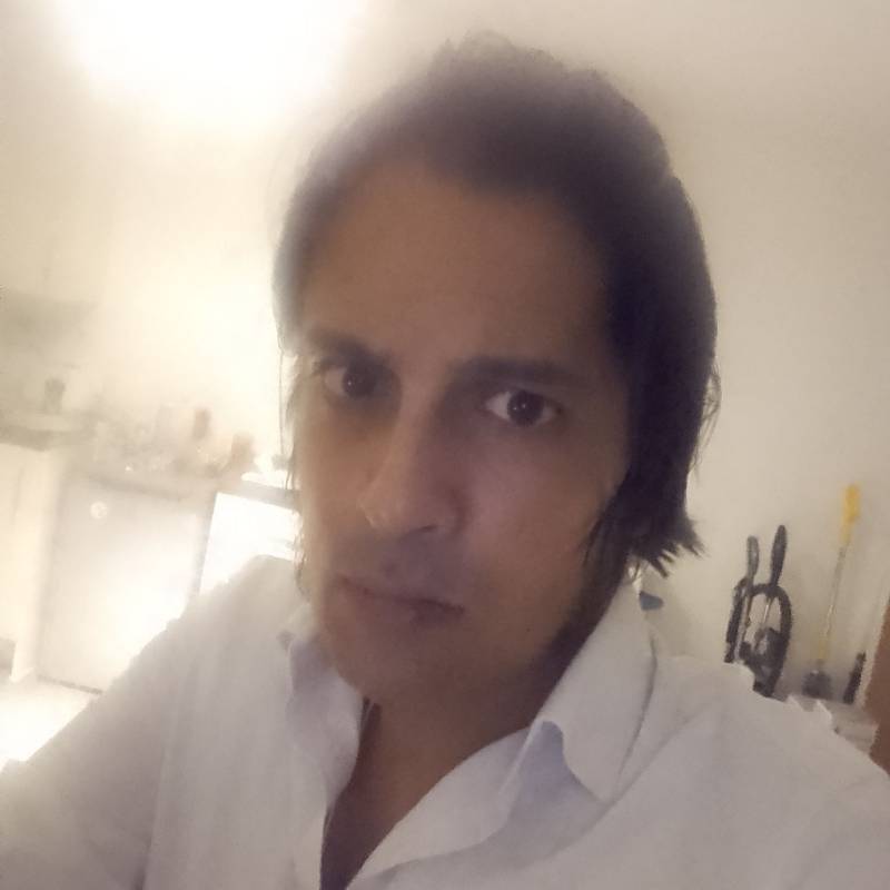 Aziz, 42, Temporal Por Limites