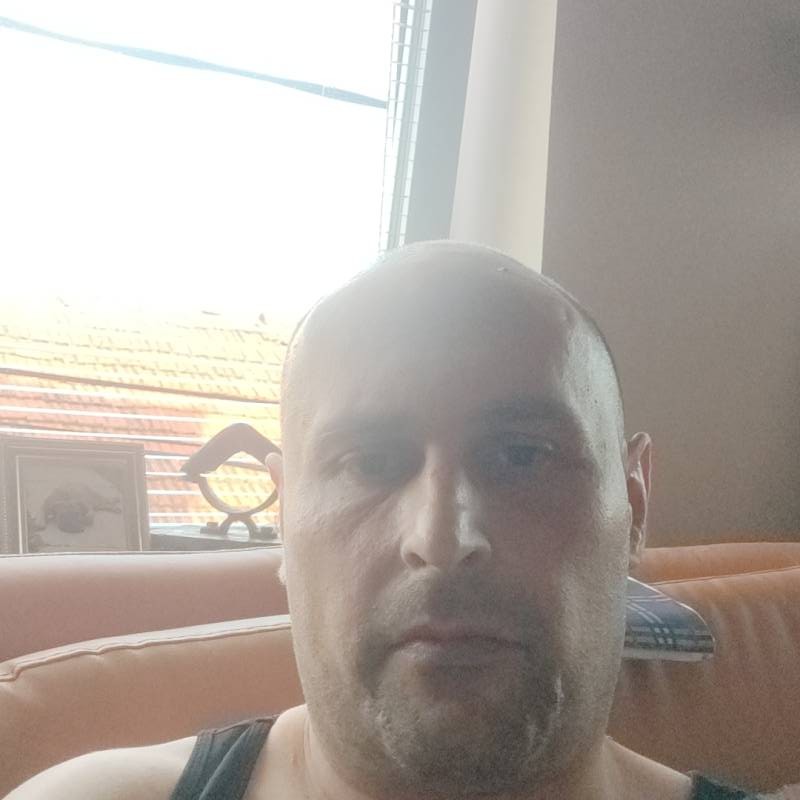 Nenad, 43, An Arnat