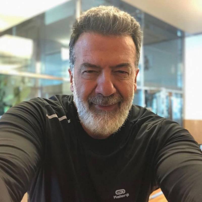 James, 45, Varto