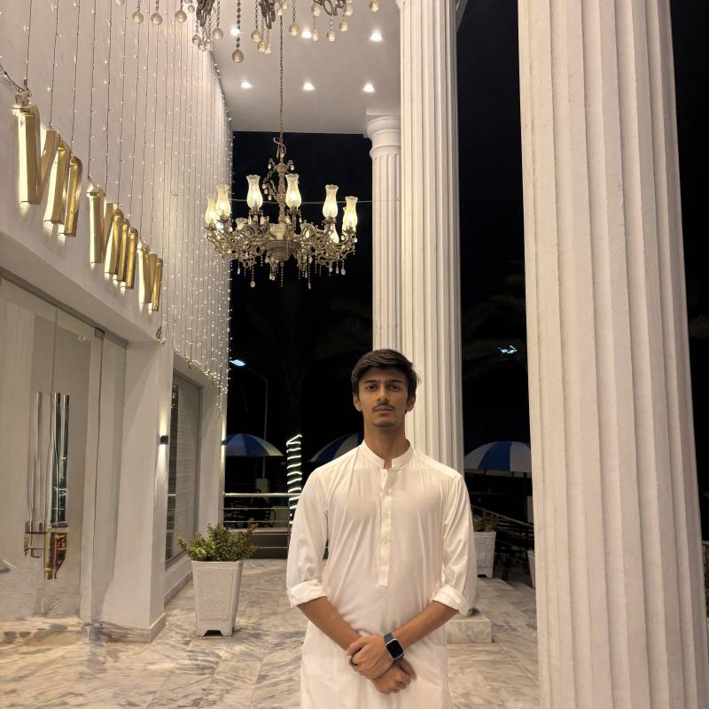 Ali, 20, Issylesmoulineaux