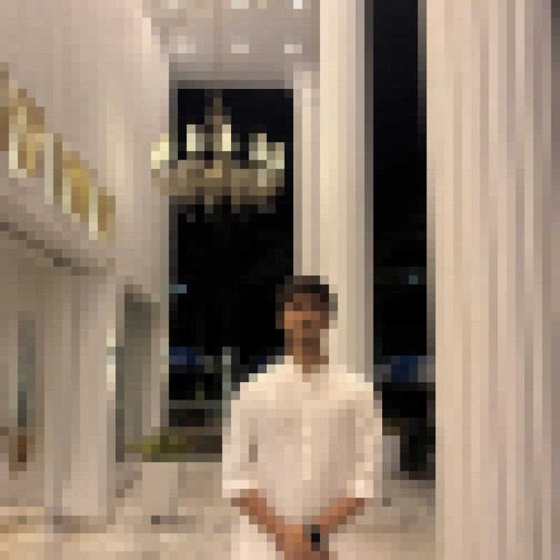 Ali, 20, North Vancouver