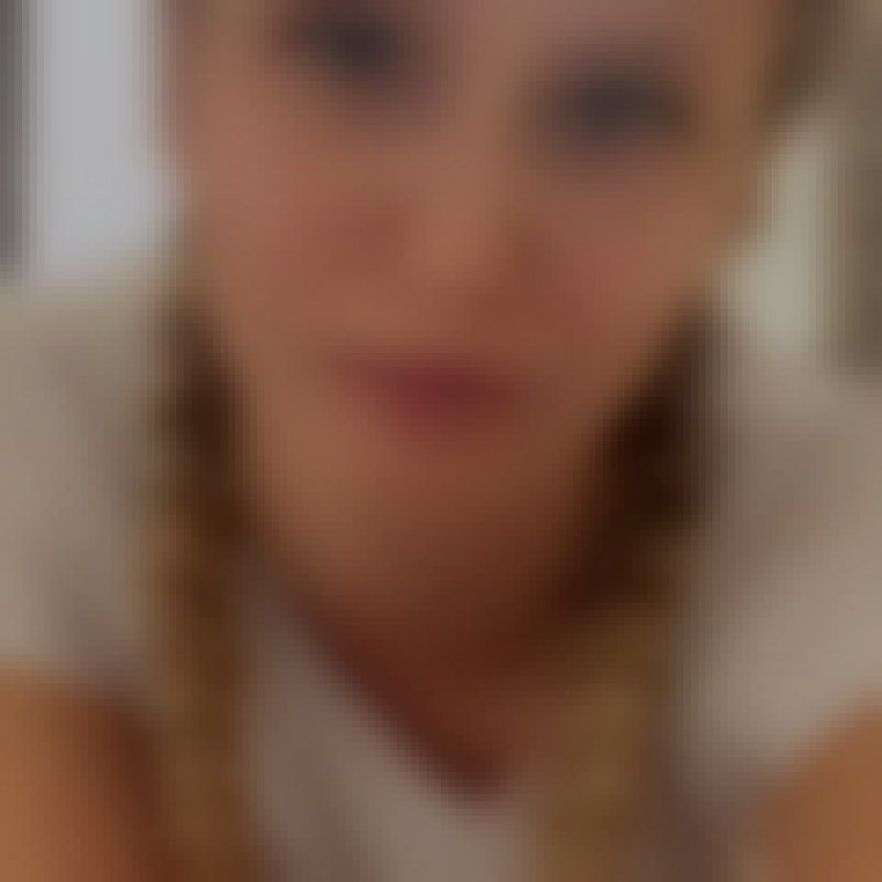 Stella brooks, 29, Pakistan