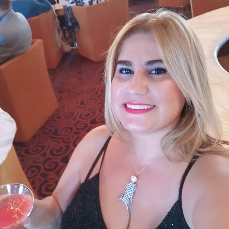Gloria, 56, Bbol