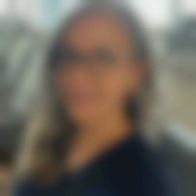 Angela, 35, Portugal