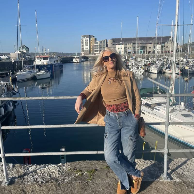 Tania, 45, Hingham