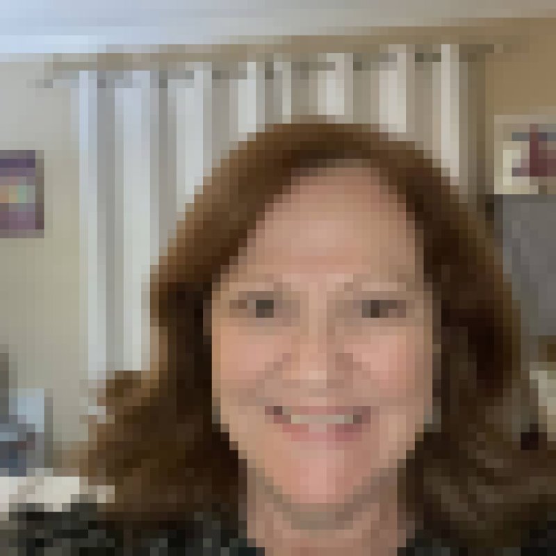 Regina, 51, Saharefo