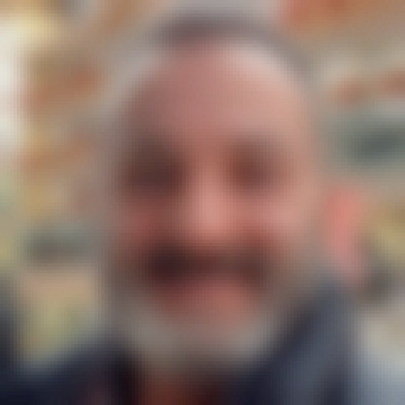 Clark, 61, Oquateur