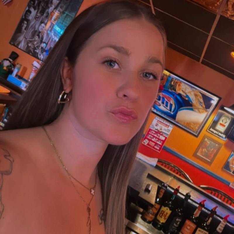 mary, 28, At Yach