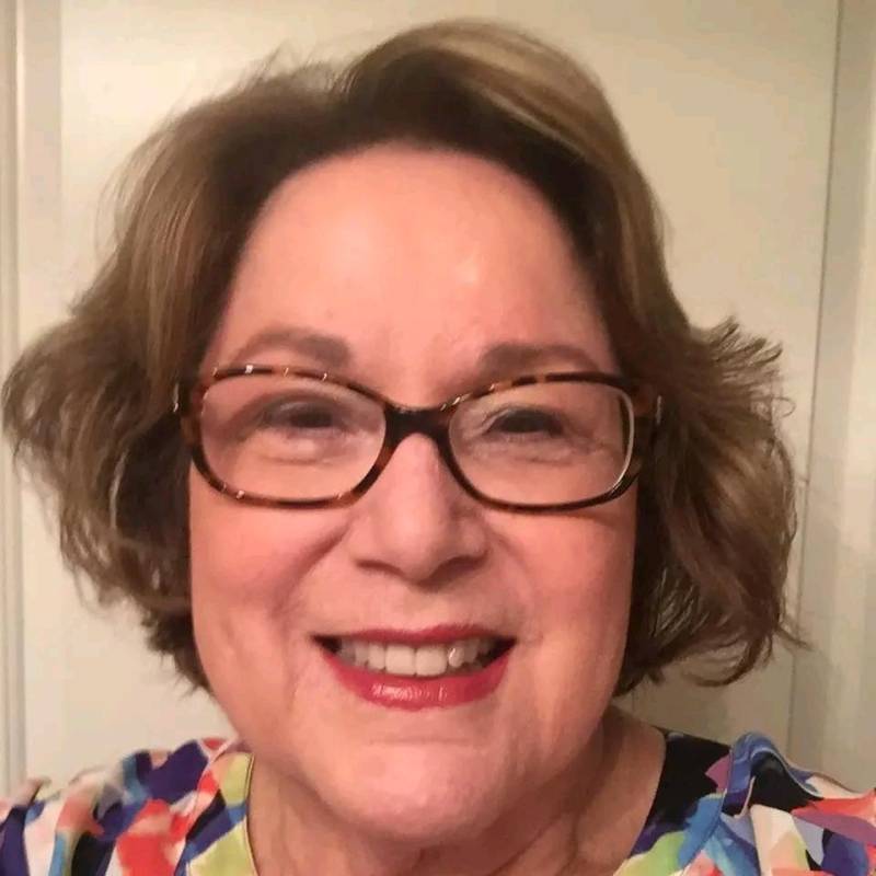 LINDA GARU, 65, Pekanbaru