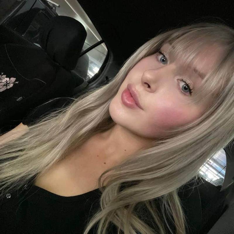 Alena croft, 35, Egypt