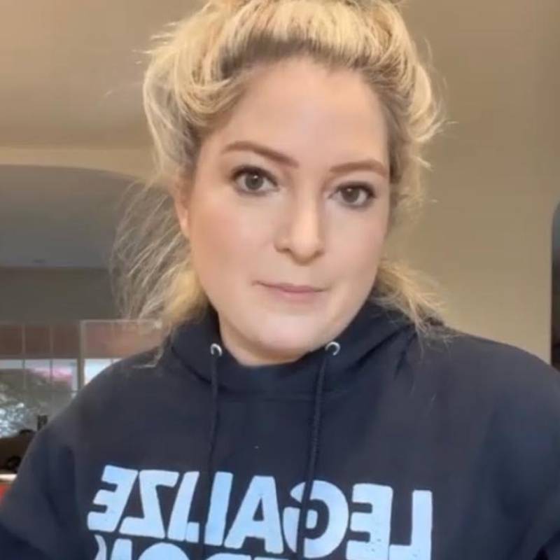 Joanne, 36, Italy