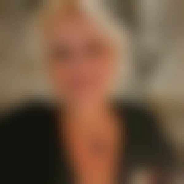 Stella, 68, Bandung
