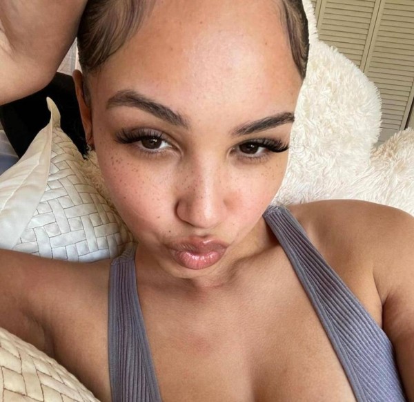 sarah, 26, Bahraigh