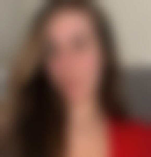 Bella, 50, Bagou