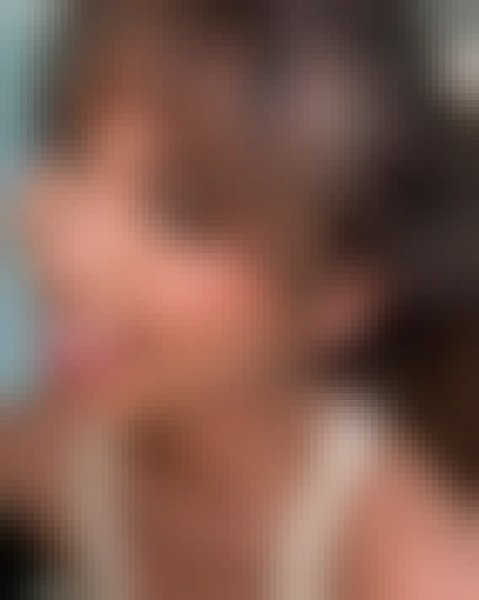 angela, 44, Kenya