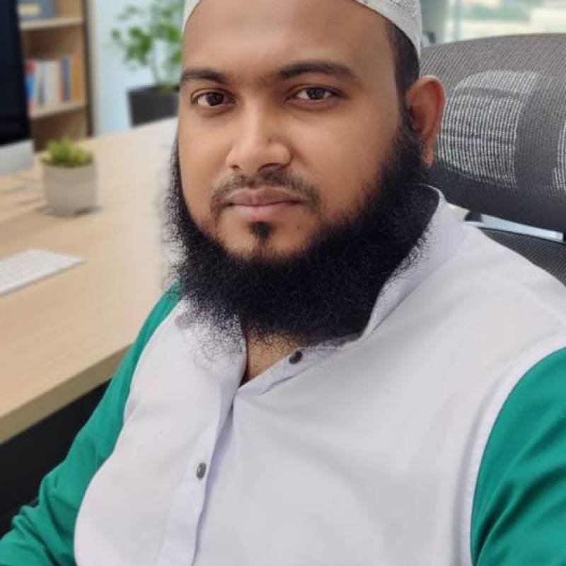Usuf, 30, Constan