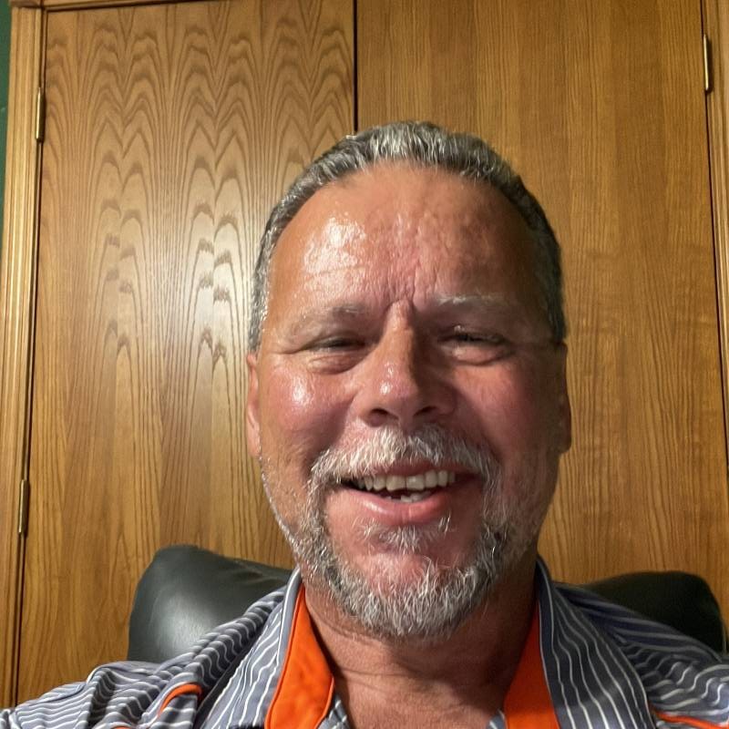 Greg, 57, As Sukhnah