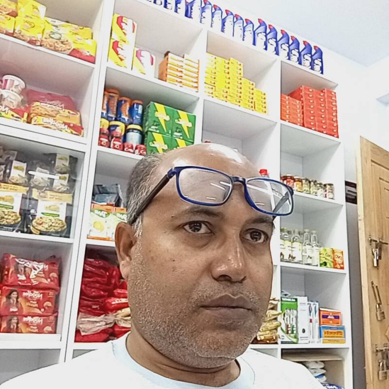 Jewel, 48, Cisarua