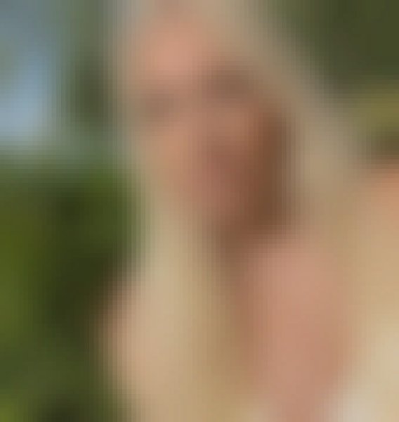 Sarah lensford, 35, Saudi Arabia