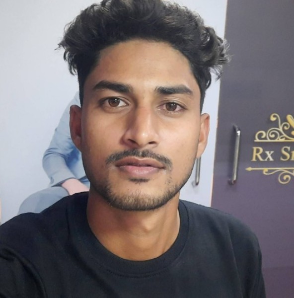 Ayon, 23, Sakkah