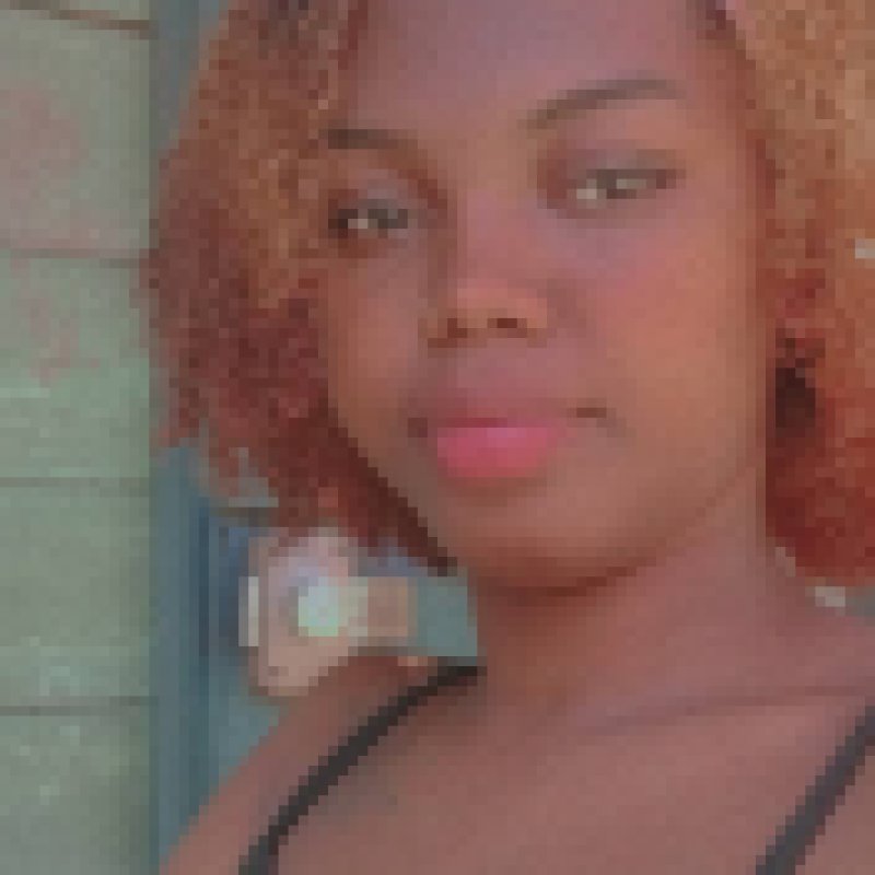 Naya, 21, Zollikon