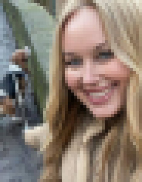 Amanda Clark, 28, France
