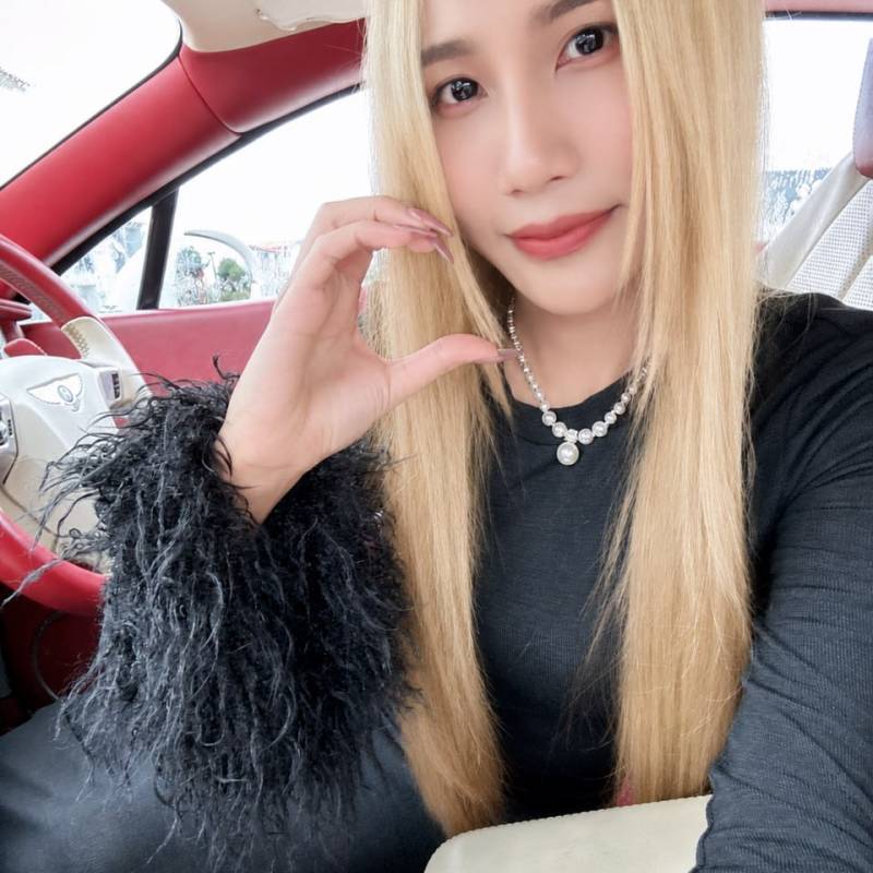 Kelly, 37, Niangoloko