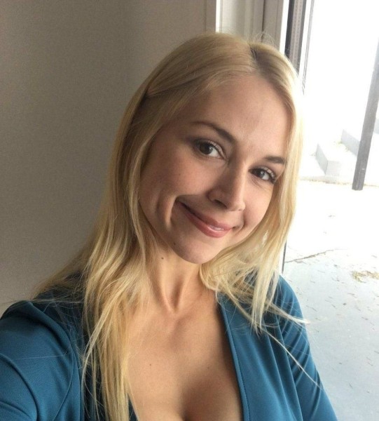 bella, 46, Bahwalnagar