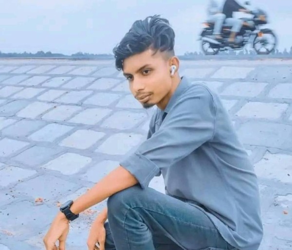 Murshid Hasan Rony, 20, Vosges