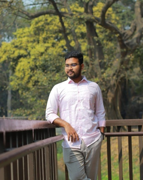 Dhrubo, 23, Stow