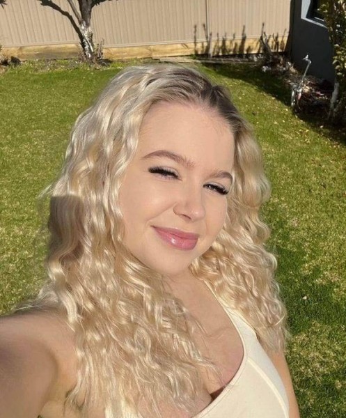 Mai Makova, 37, Gradika