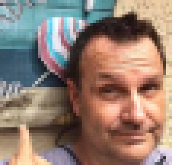 Ross, 61, United Arab Emirates