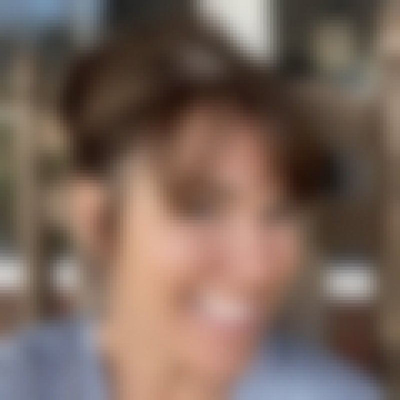 Elizabeth, 40, Canada
