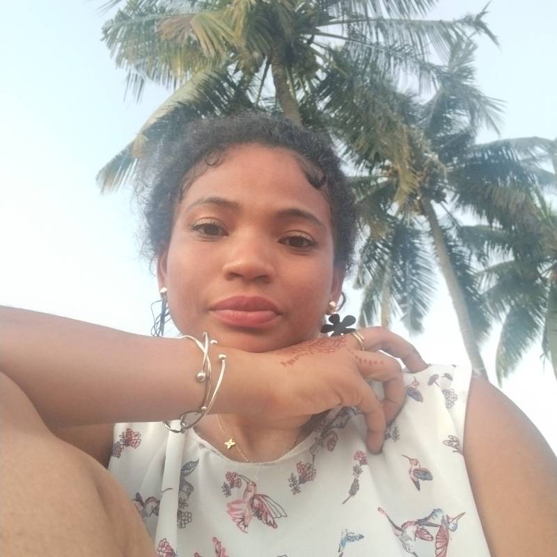 Zina, 34, Lkbatan