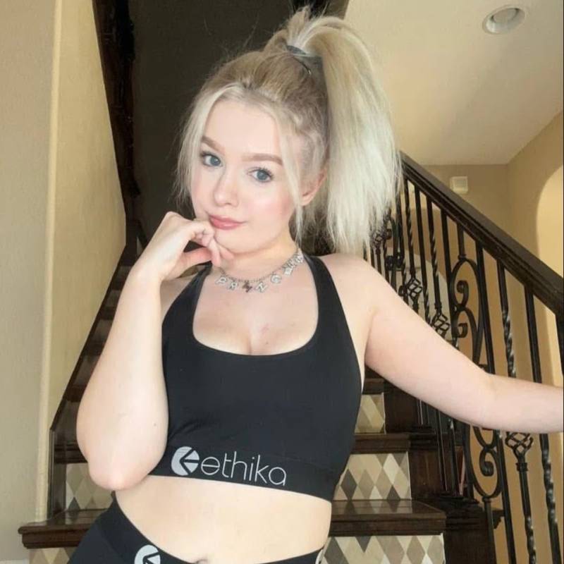 Victoria carmicheal, 27, Nazareth
