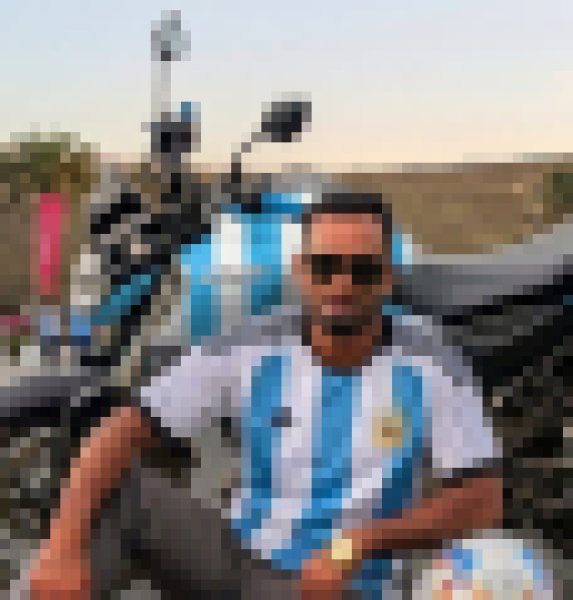 Somrat, 26, Los Lamos