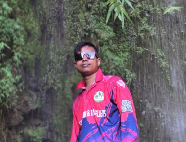 A ahad, 32, Kas